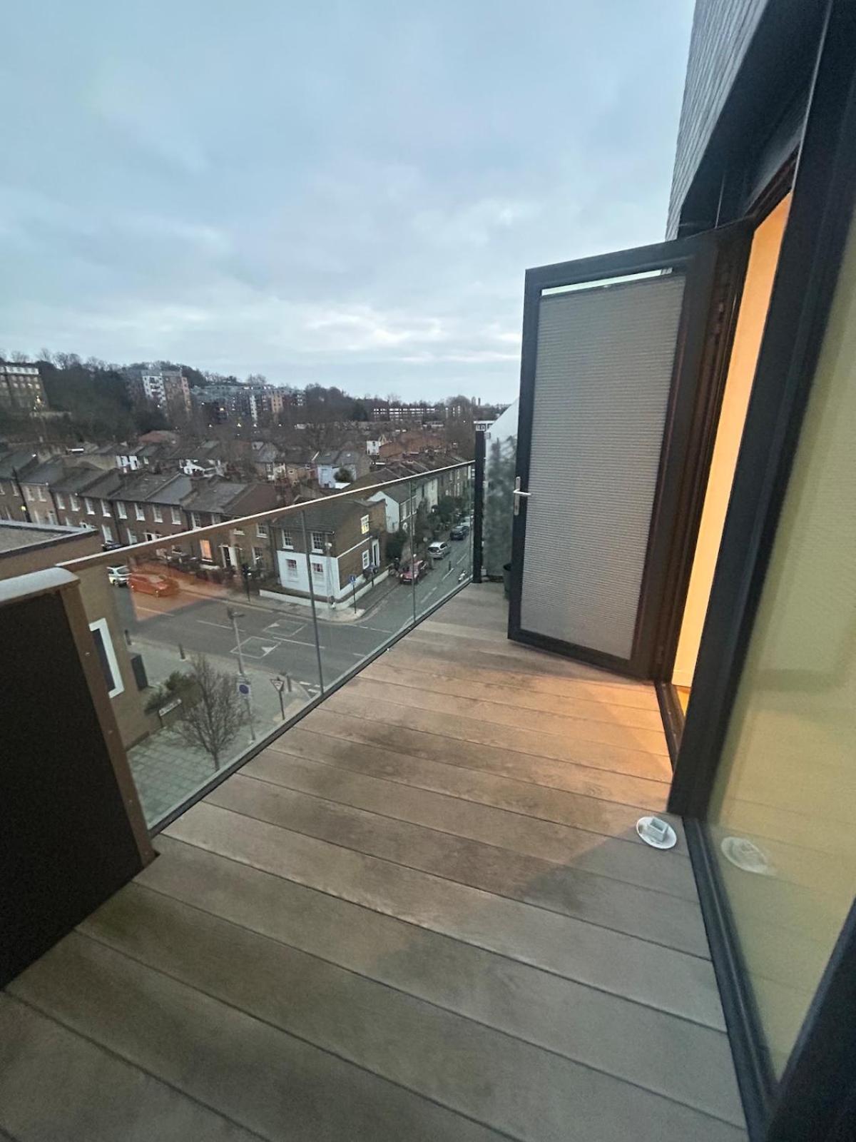 New 2 Bed Apartment Greenwich Londýn Exteriér fotografie