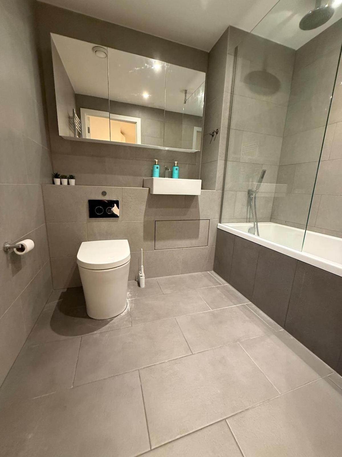 New 2 Bed Apartment Greenwich Londýn Exteriér fotografie
